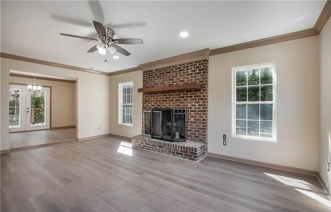 Building Photo - This Charming Two-Story Home Awaits You