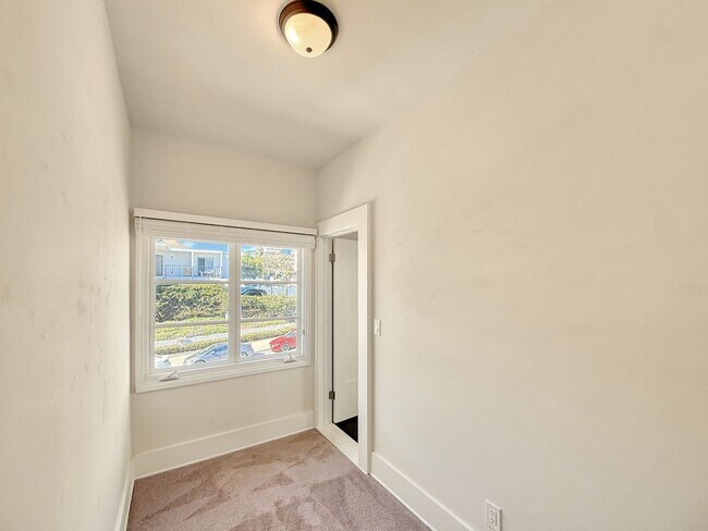 Building Photo - Bankers Hill Gem – 2BR/1BA Minutes from Ba...