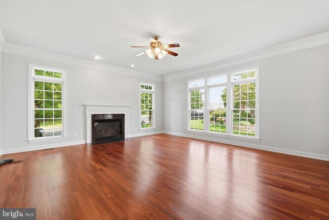 Building Photo - 5285 Meadow Estates Dr