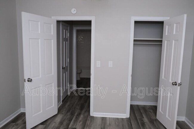 Building Photo - 1602 Johns Rd