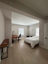 Building Photo - 721 S Rose St