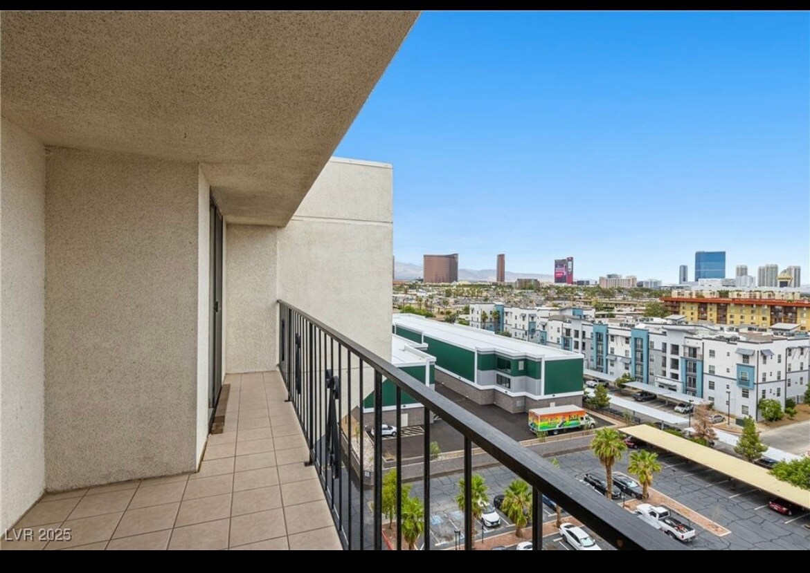 Building Photo - 3930 University Center Dr