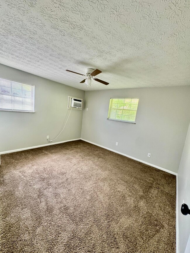 Building Photo - 9626 Alexandria Pike