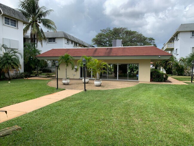 Building Photo - 15225 NE 6th Ave