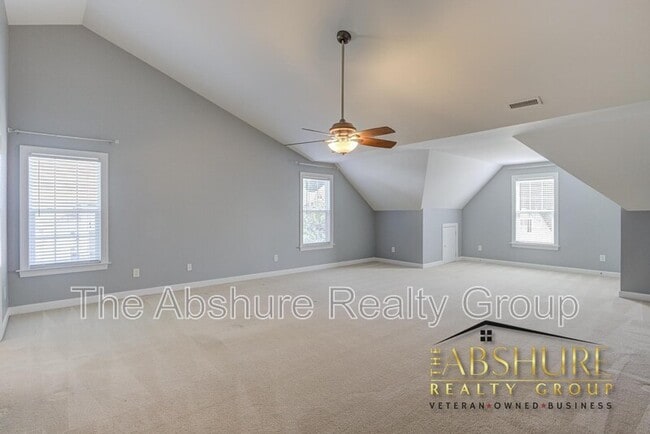 Building Photo - 1410 Fairfax Woods Dr