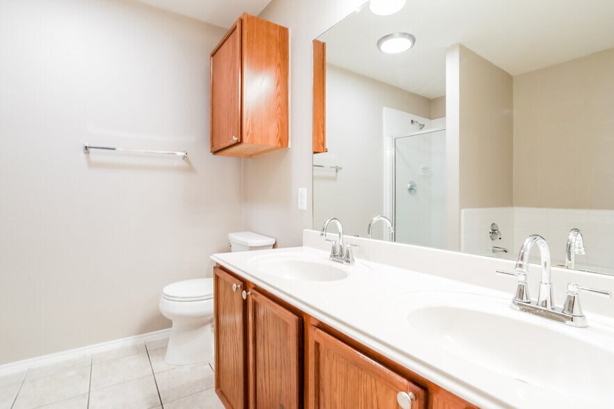 Building Photo - 217 Hilltop Dr