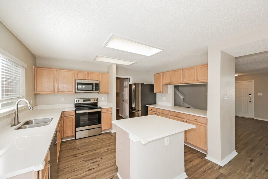 Building Photo - 10129 Chapel Glen Ter