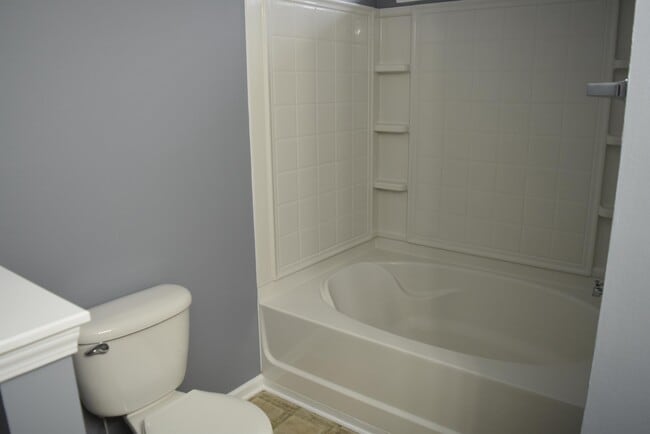 Building Photo - 3911 Hathaway Hills Dr