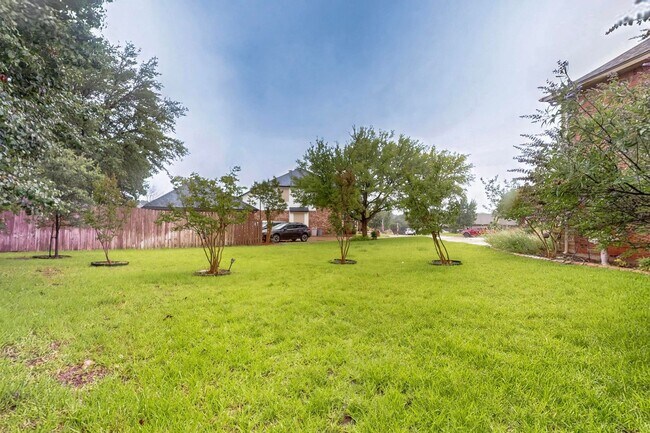 Building Photo - Chandlers Landing 4-Bedroom Home with Office