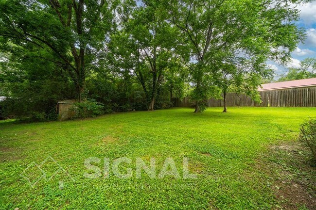 Building Photo - 5117 Highland Ave