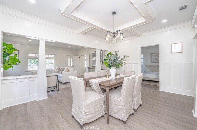 Building Photo - 1842 W 50th St