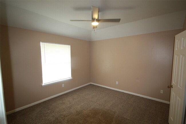 Building Photo - 6418 Mountain Pines Ln