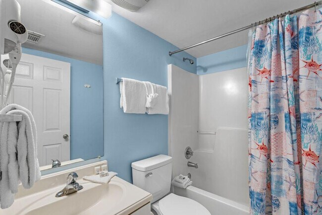 Building Photo - 561 E Beach Blvd