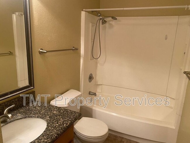 Building Photo - 3715 Tallyho Dr