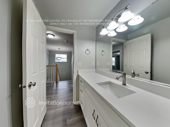 Building Photo - 3328 Kona St NE