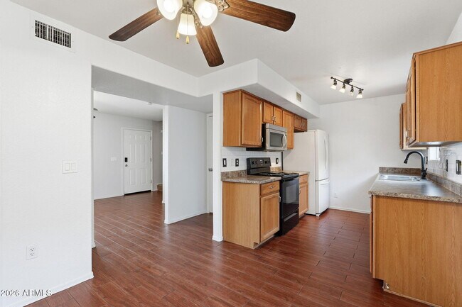 Building Photo - 16202 N Desert Sage St