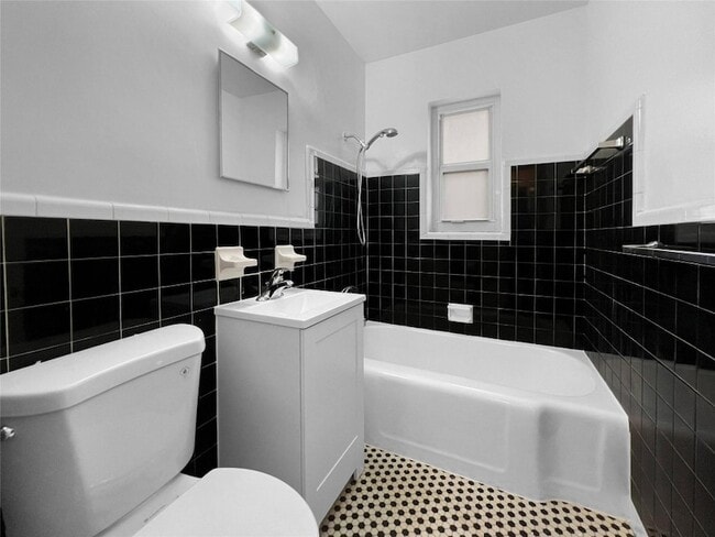 Building Photo - 1300 NW 6th Ave