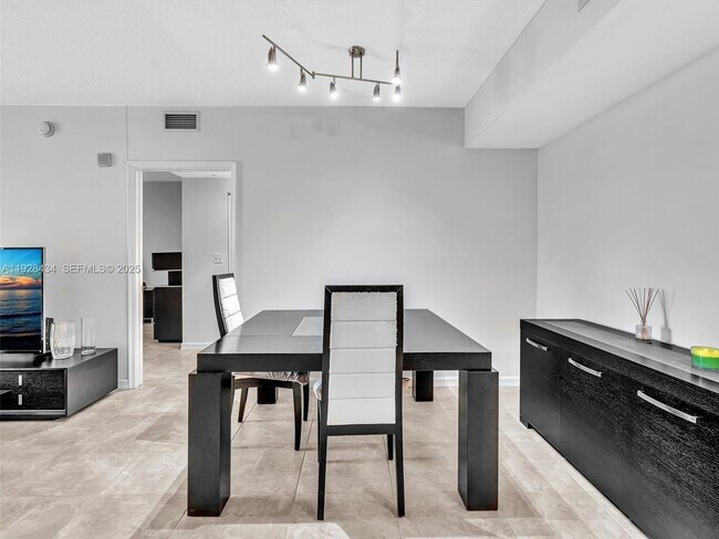 Building Photo - 18800 NE 29th Ave