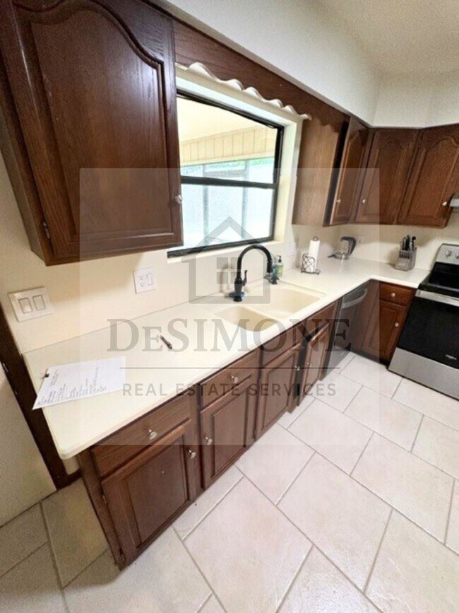 Building Photo - Mostly Furnished 3BR, 2BA House SW Ocala