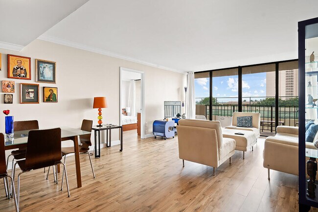 Building Photo - 5600 N Flagler Dr