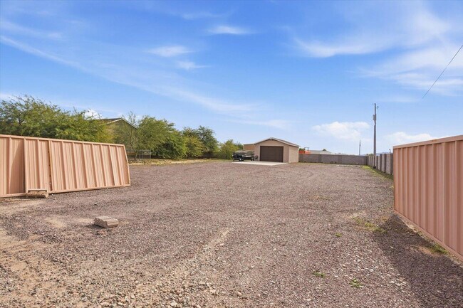 Building Photo - 20305 W Peak View Rd