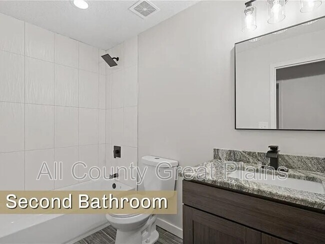 Building Photo - 1917 E Stratford Rd