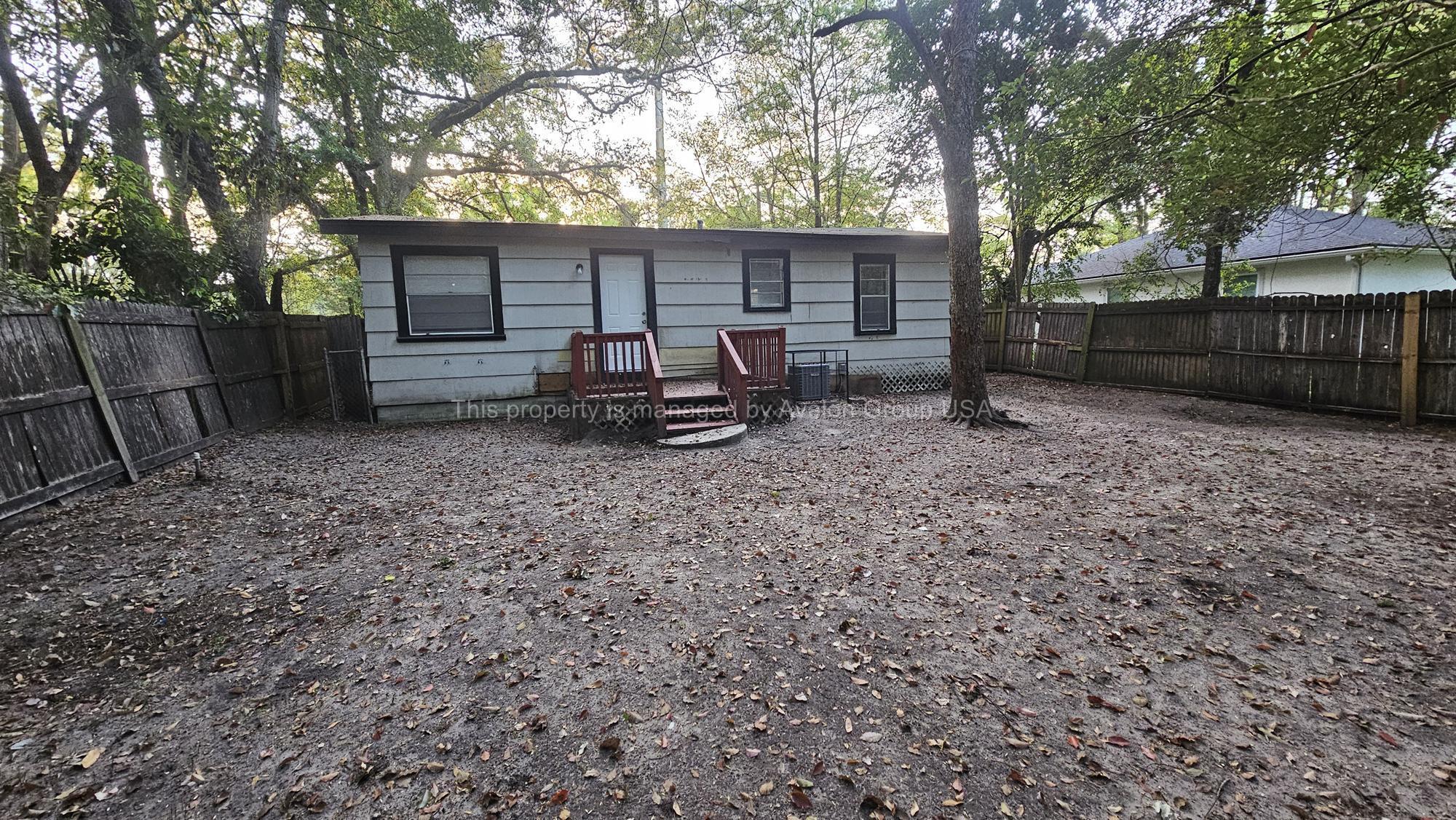 Building Photo - 9658 Gibson Ave