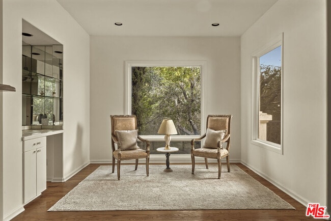 Building Photo - 3780 1/2 Multiview Dr