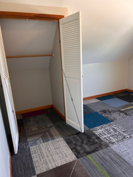 Building Photo - 115 3rd St