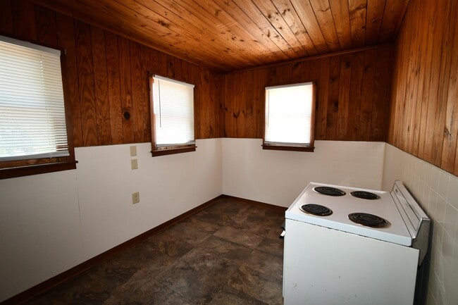 Building Photo - 720 Live Oak St