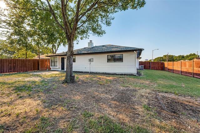 Building Photo - 2301 Stillmeadow Dr