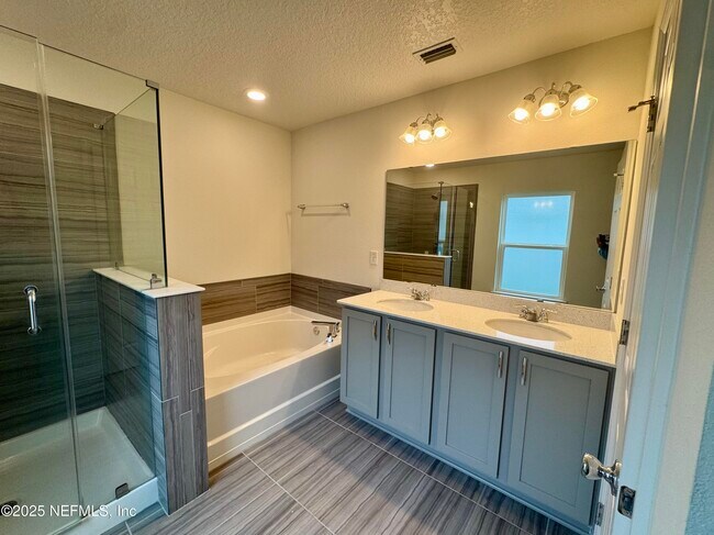 Building Photo - 14916 Durbin Cove Way