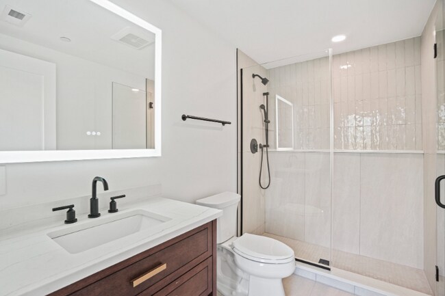 Building Photo - 716 L St SE