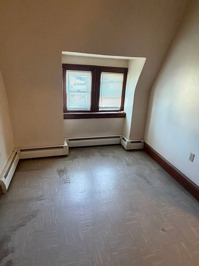 Building Photo - 1651 Perkiomen Ave