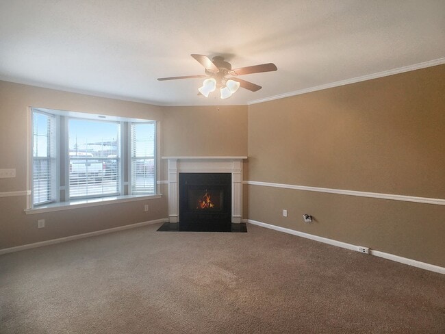Building Photo - 1605 Hackberry Ln