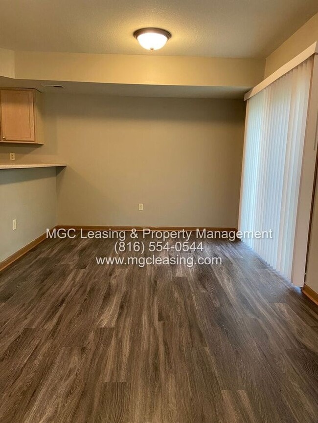 Building Photo - Located Near Historic Downtown Lee's Summit!