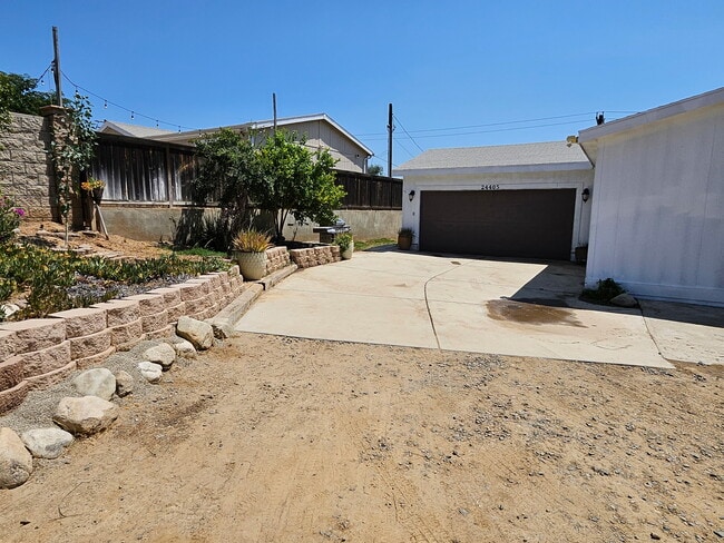 Primary Photo - 24405 Manzanita Rd
