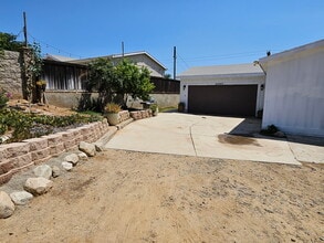Building Photo - 24405 Manzanita Rd