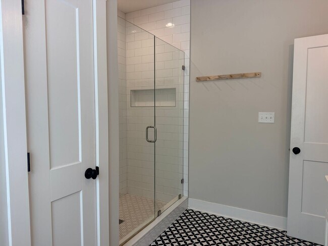 Building Photo - Beautiful Modern 3 Bedroom Church Hill Home