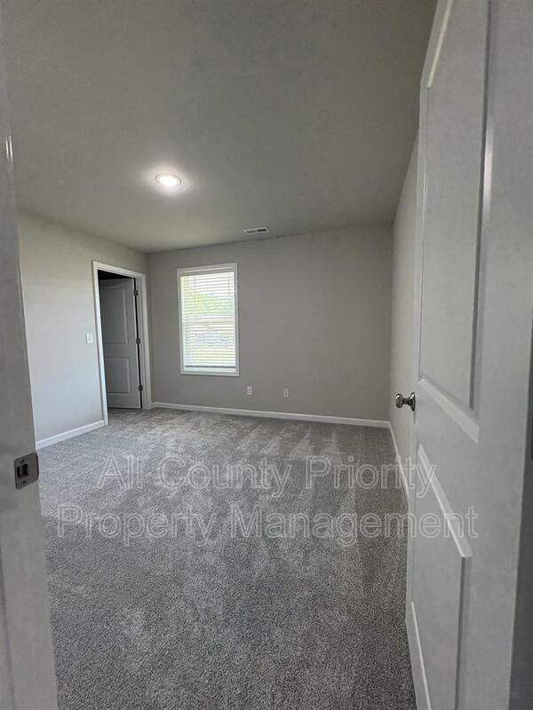 Building Photo - 107 Faucette Dr