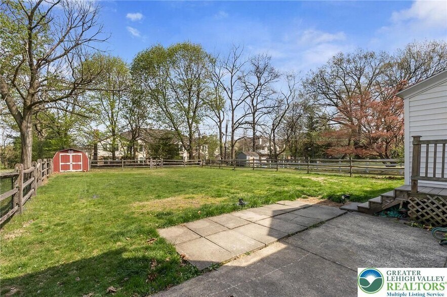 Building Photo - 657 Beverly Dr