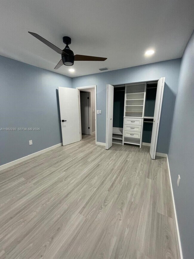 Building Photo - 7021 SW 105th Ct