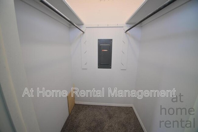 Building Photo - 3821 S 93rd E Ave