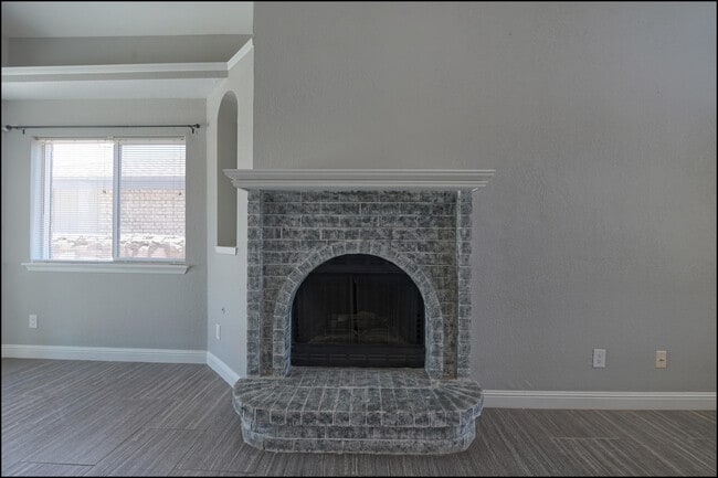 Building Photo - 11481 Lone Wolf Cir