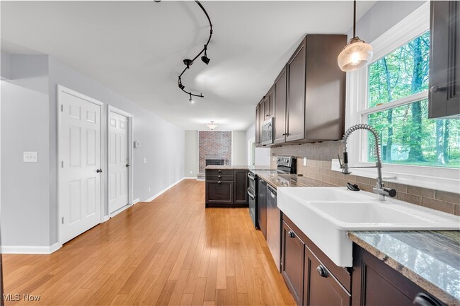 Building Photo - 33555 Wagon Wheel Dr