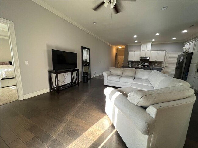 Building Photo - 4307 SW Eggersway Pl