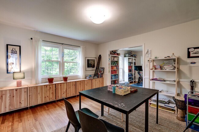Building Photo - 7525 Cayuga Ave