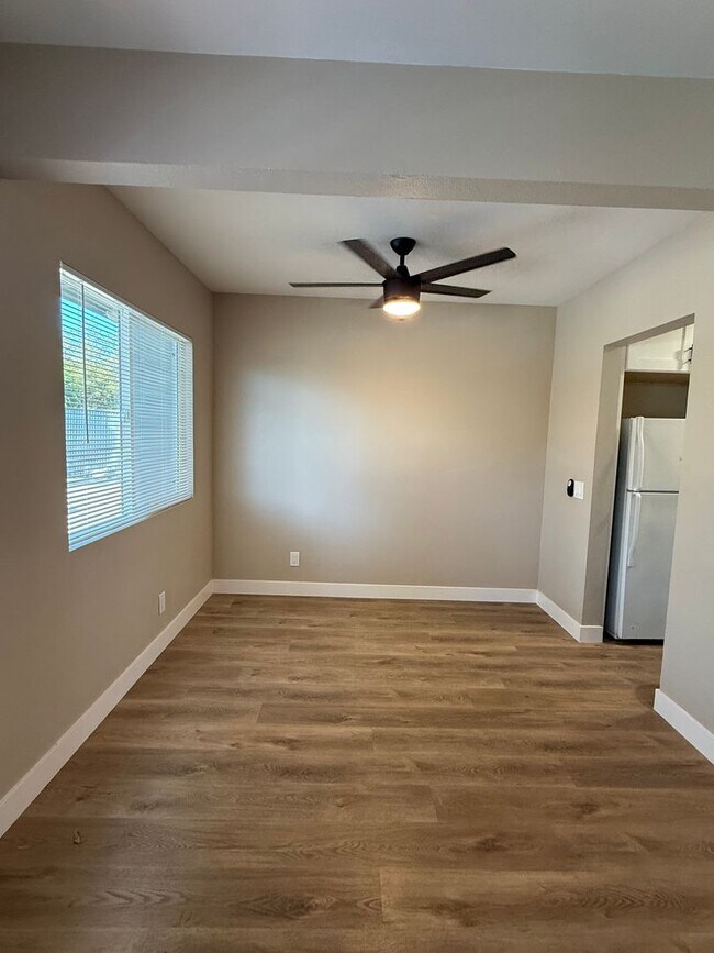 Building Photo - Fully Renovated 2 Bed 1 Bath Home
