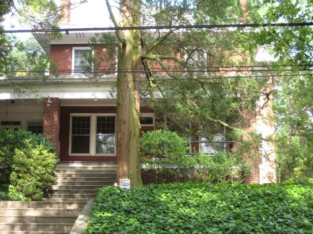 Building Photo - 18 Avery Dr NE