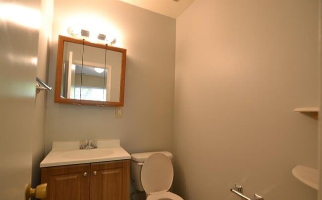 Building Photo - 3 Bedroom Home in Raleigh